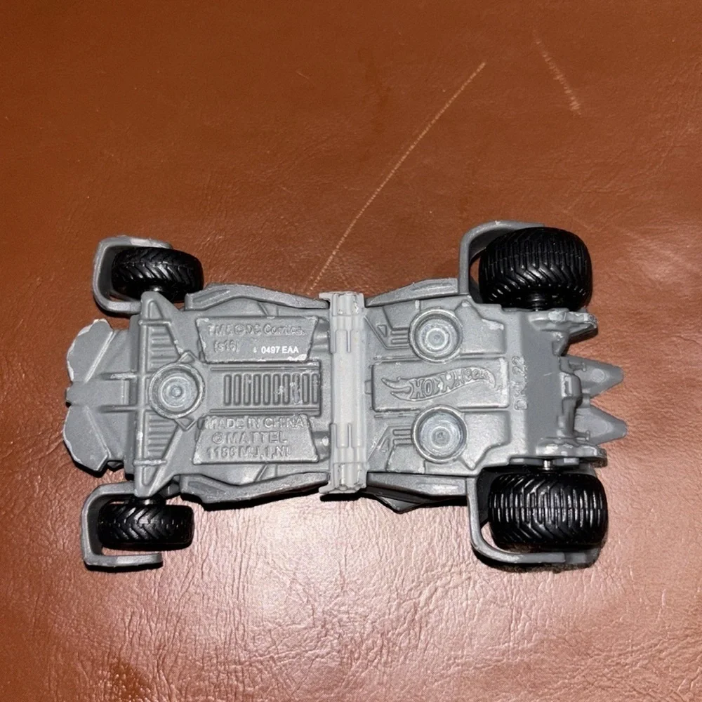 Hot Wheels exciting gray
