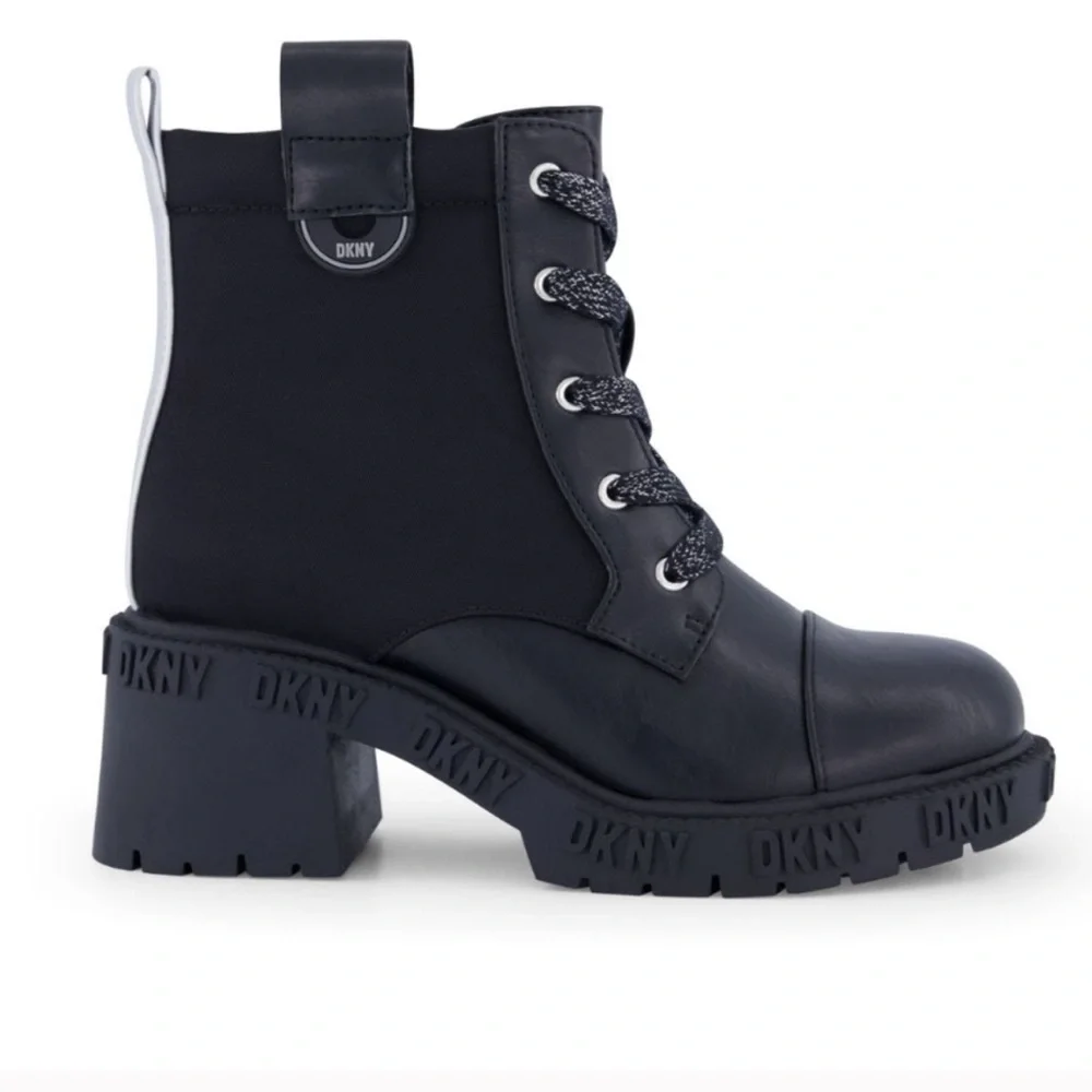 New in Box DKNY Girls Hayley Heeled Combat Boots Fall Winter Black with Silver‎
