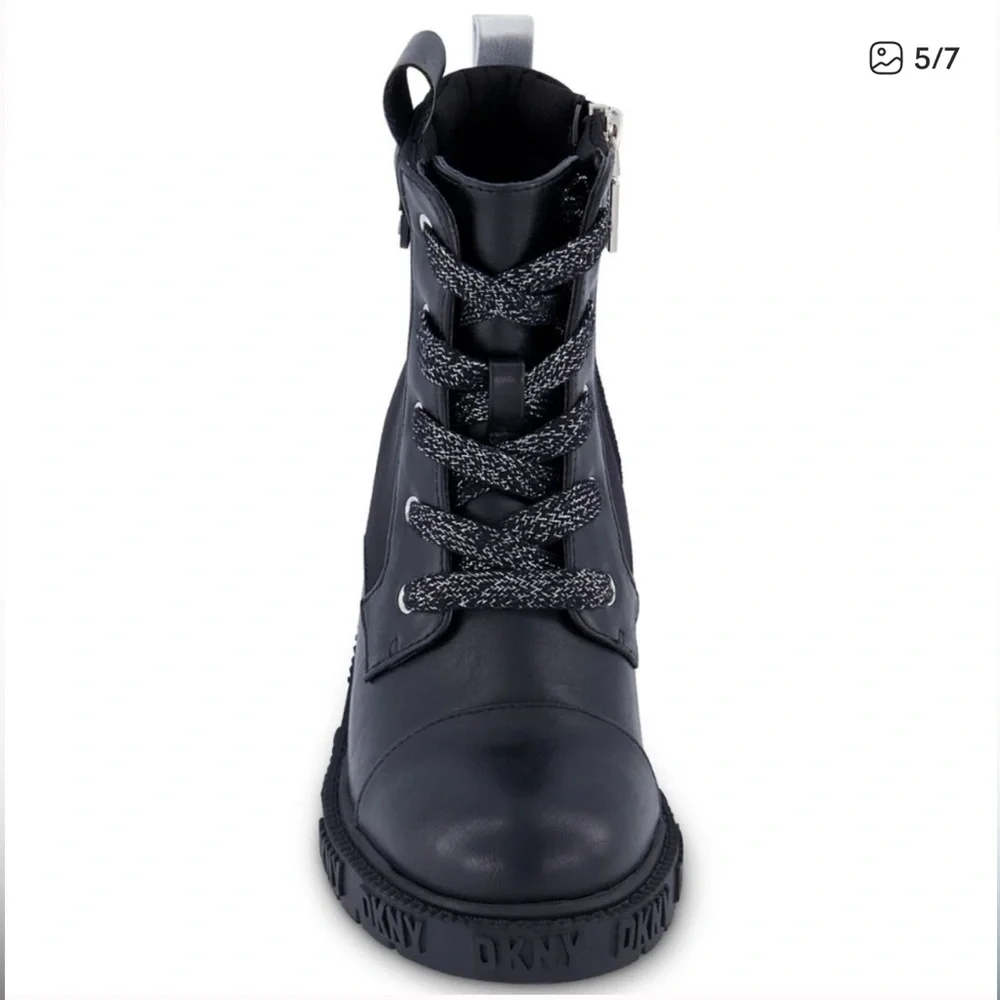 New in Box DKNY Girls Hayley Heeled Combat Boots Fall Winter Black with Silver‎