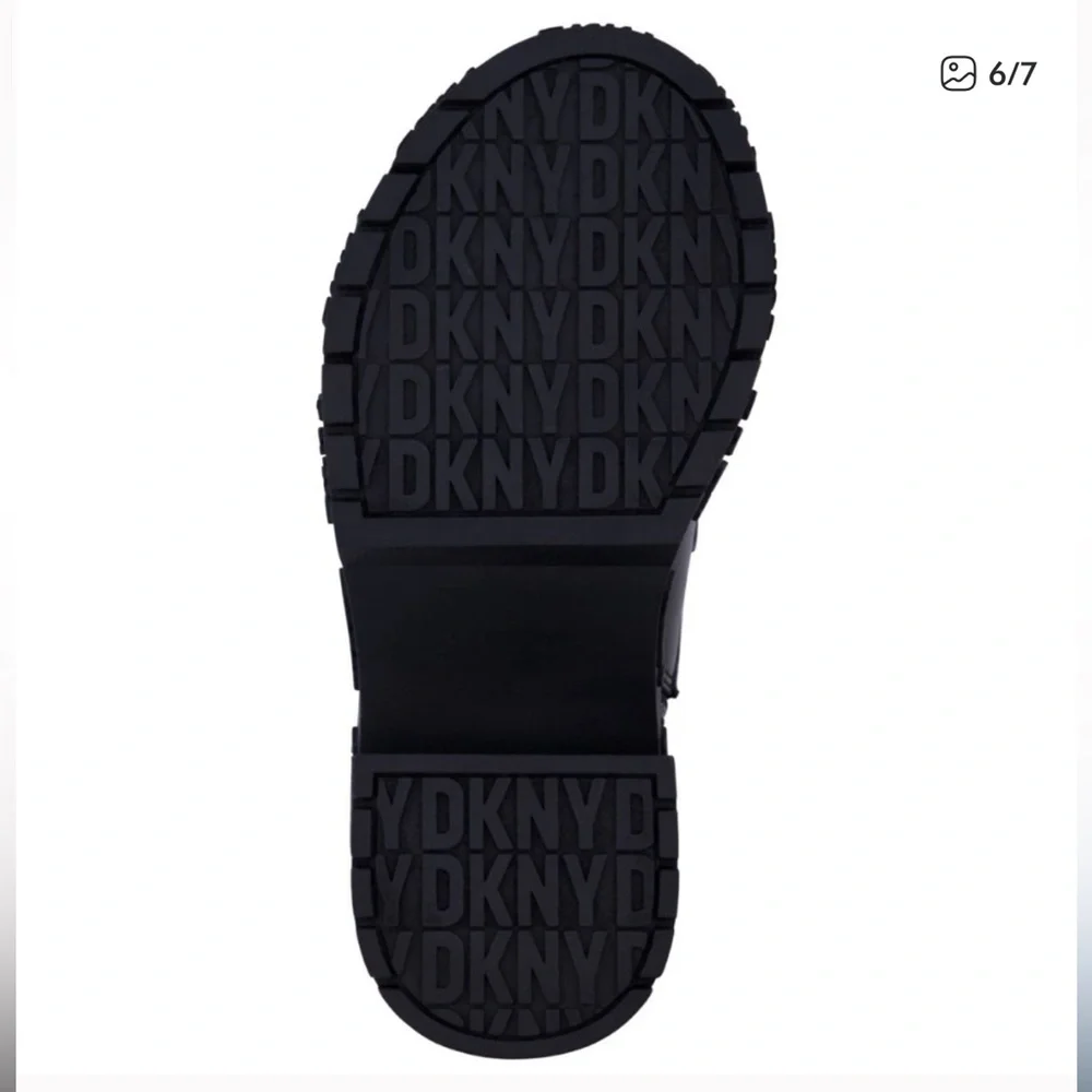 New in Box DKNY Girls Hayley Heeled Combat Boots Fall Winter Black with Silver‎
