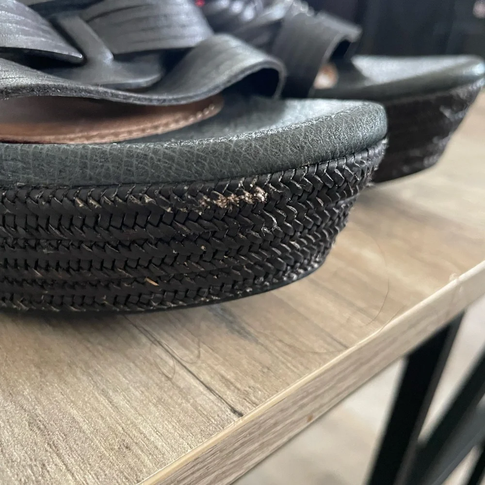 UGG melinda black