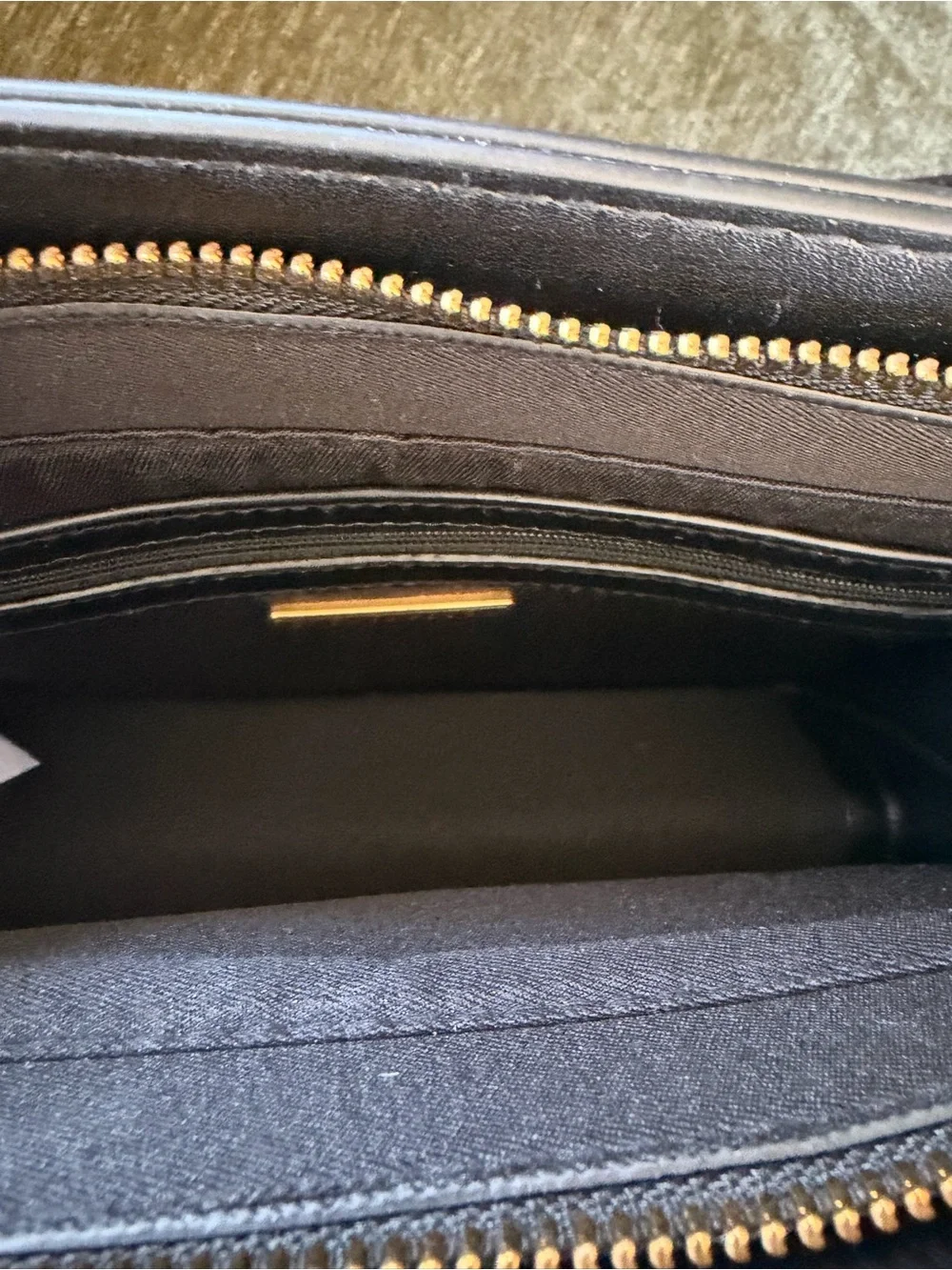 Steve Madden black structured