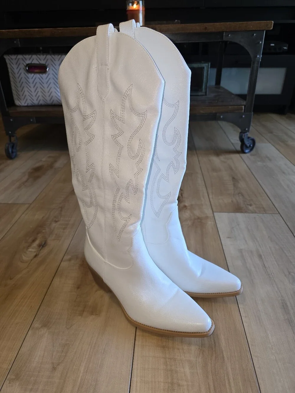 Amazon white knee