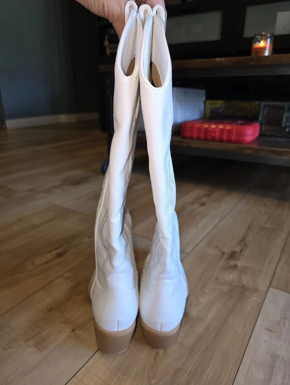Amazon white knee