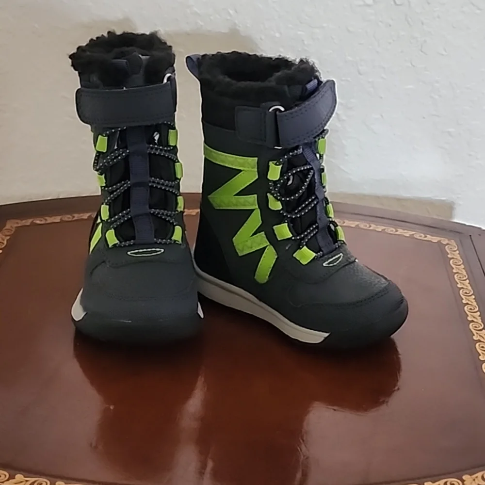 New Merrell Kids Winter Boots with Neon Accents Size 4 Toddler‎