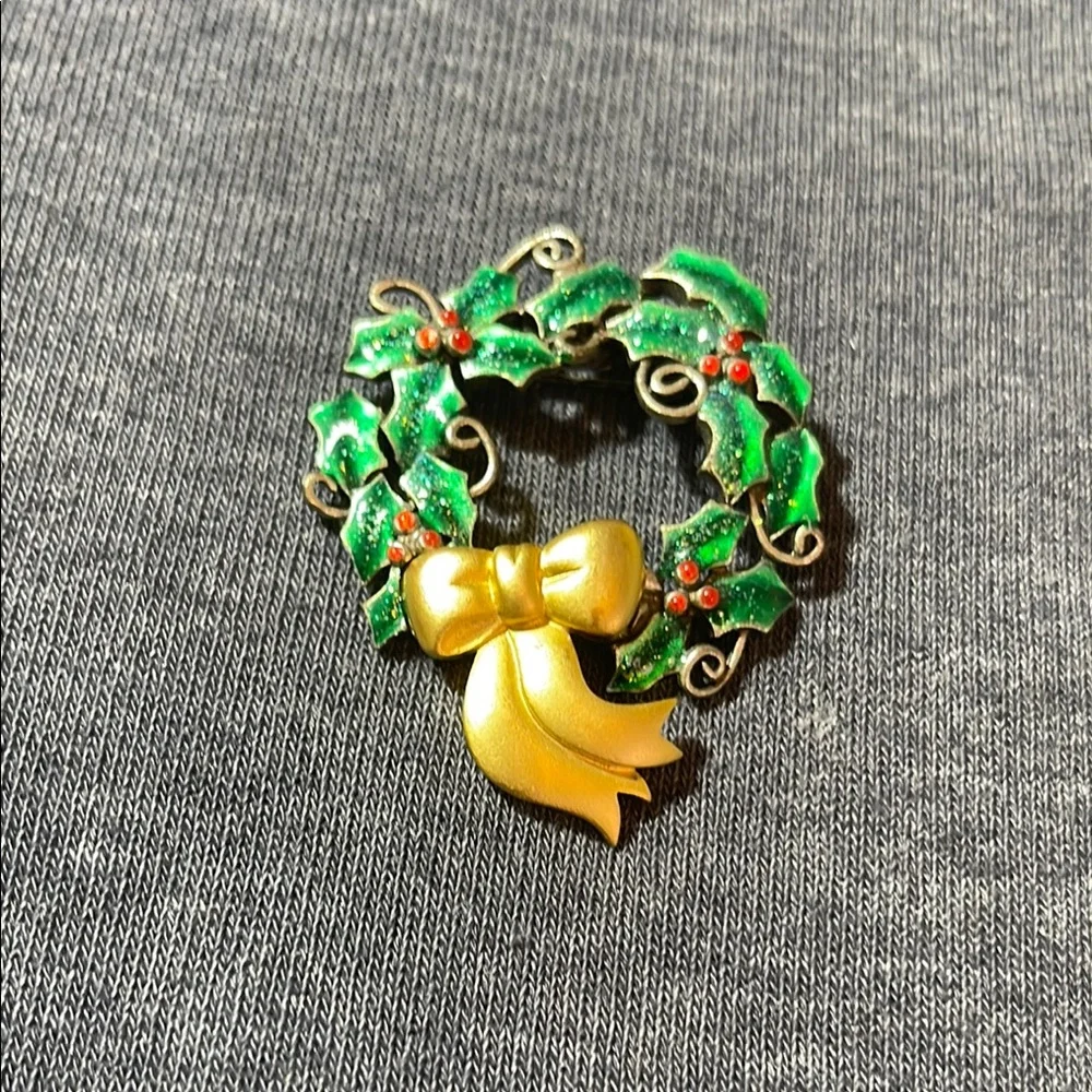 AJMC elegant gold