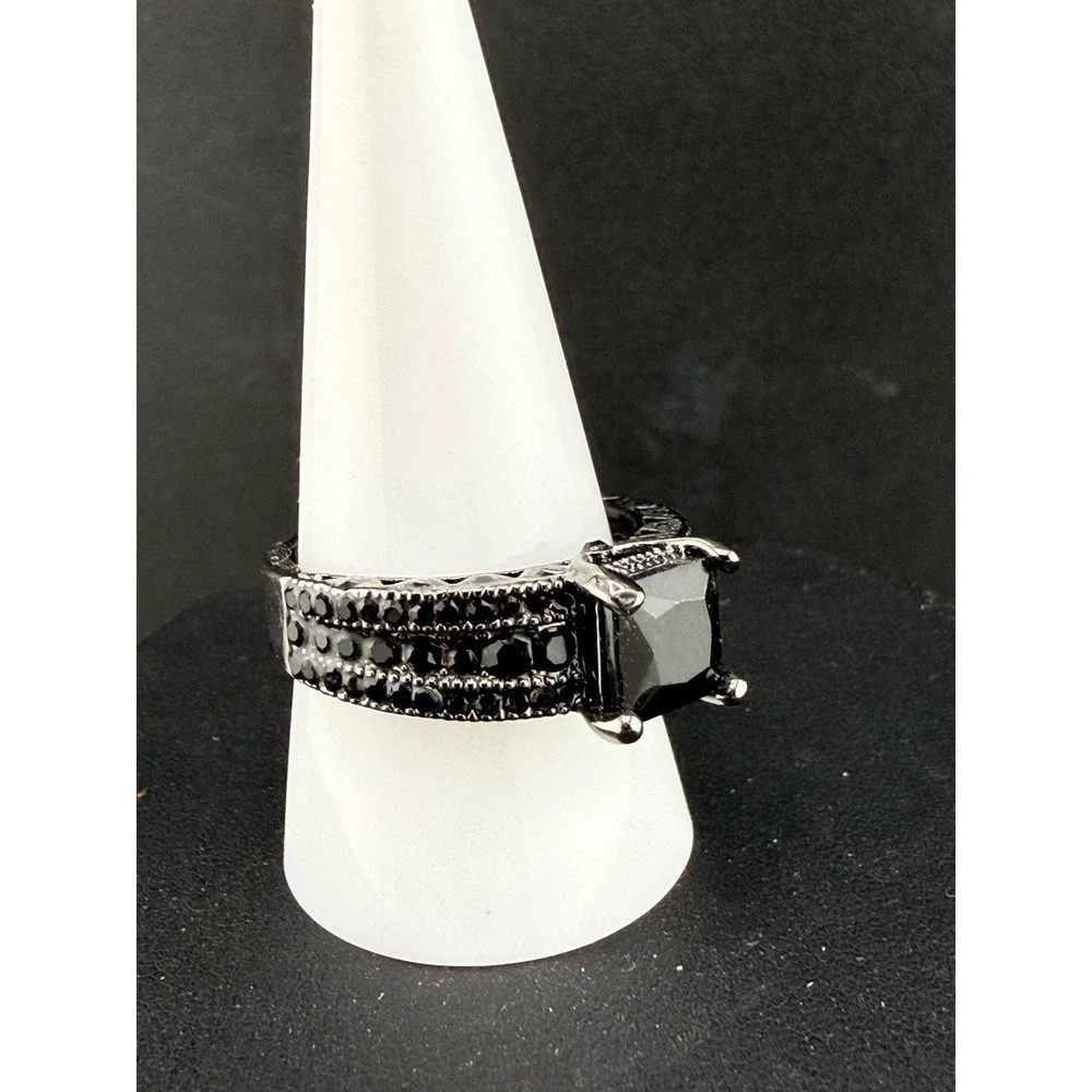 Vintage Estate Cocktail Ring Black Rhinestone Pave Statement 10