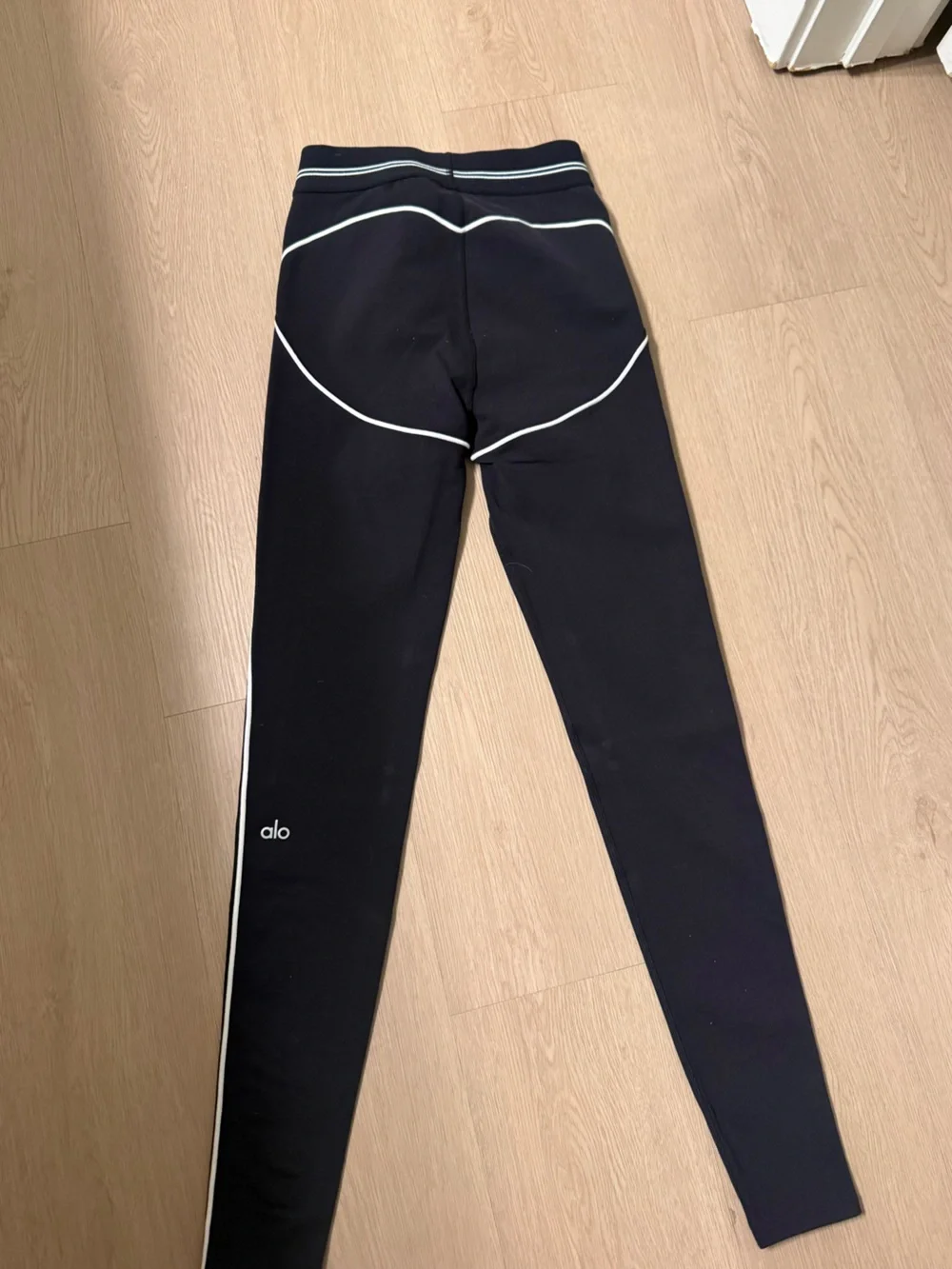 ALO Yoga super cute