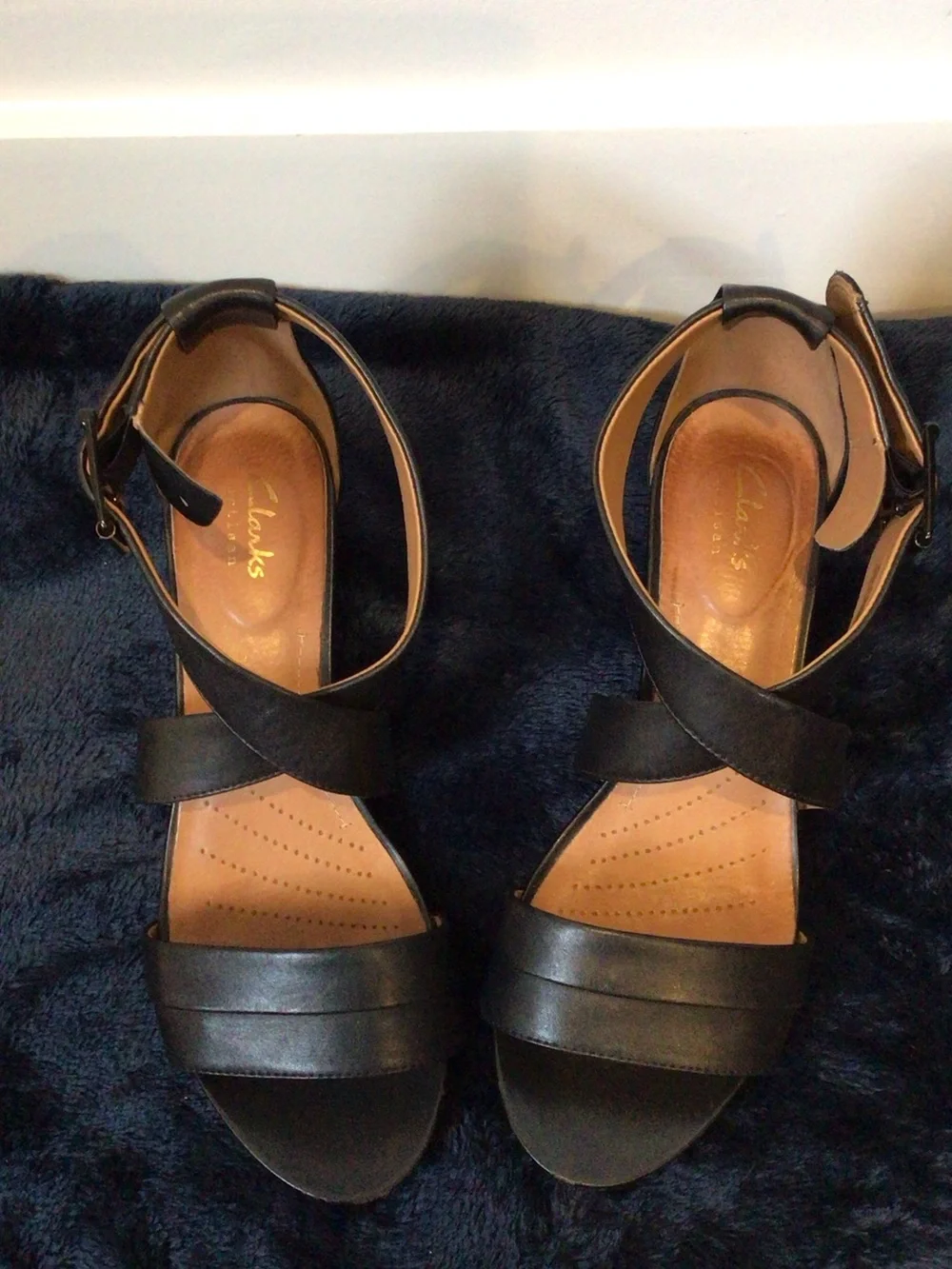 Clarks straps snug