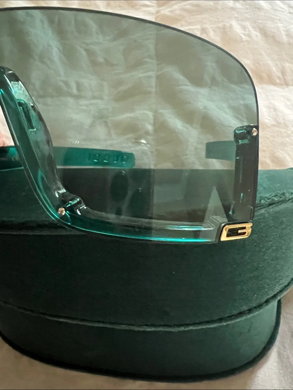 Gucci bold shield