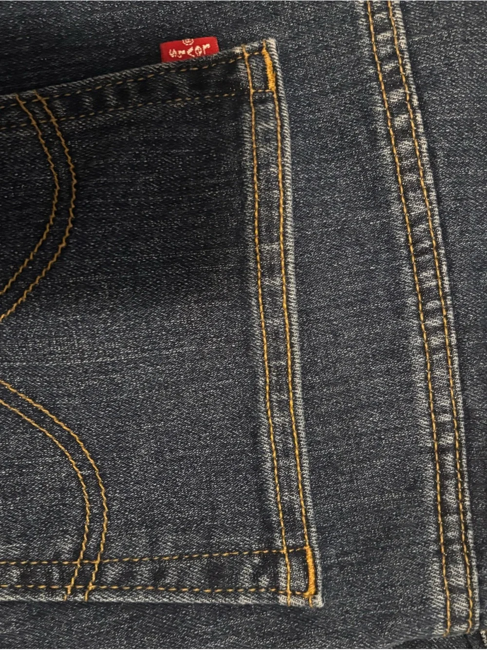 Levis relaxed fit