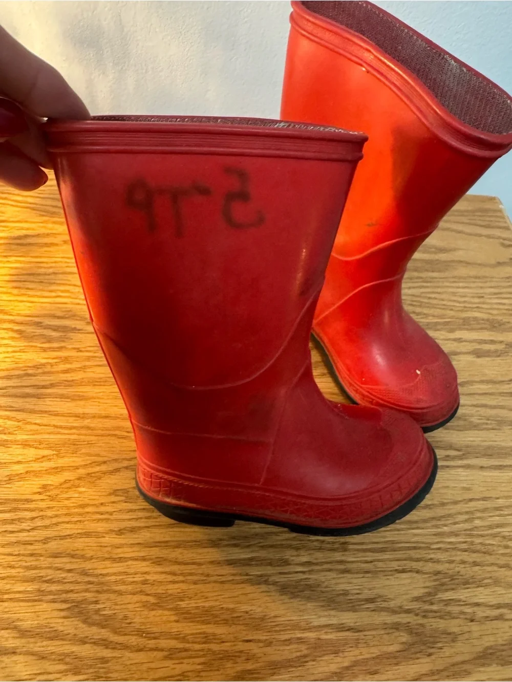 Adorable Kids Childs Red Rain Boots - Size 7