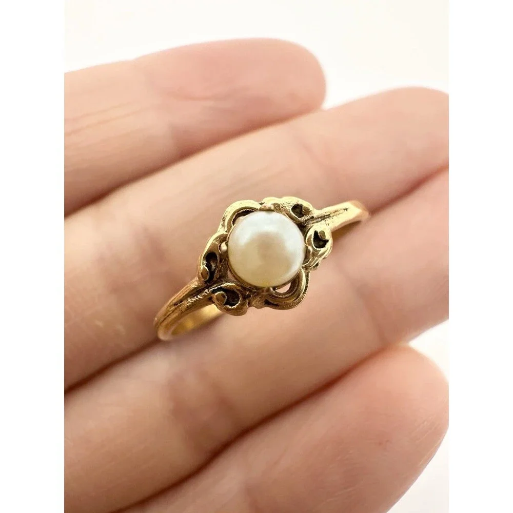 Vintage 18k Gold Plated Pearl Dainty Ring Size 6.5