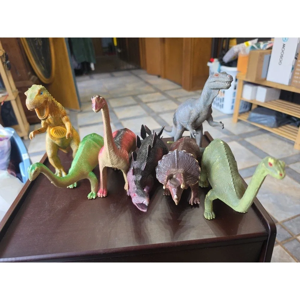 Vtg Dinosaur Toy Lot Set of 7 -‎ Assorted Figures for Kids & Collectors