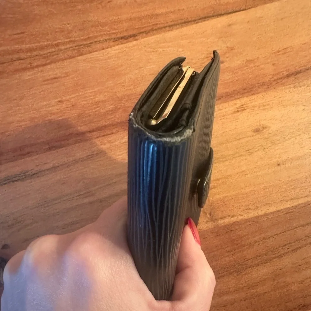 Louis Vuitton black louis