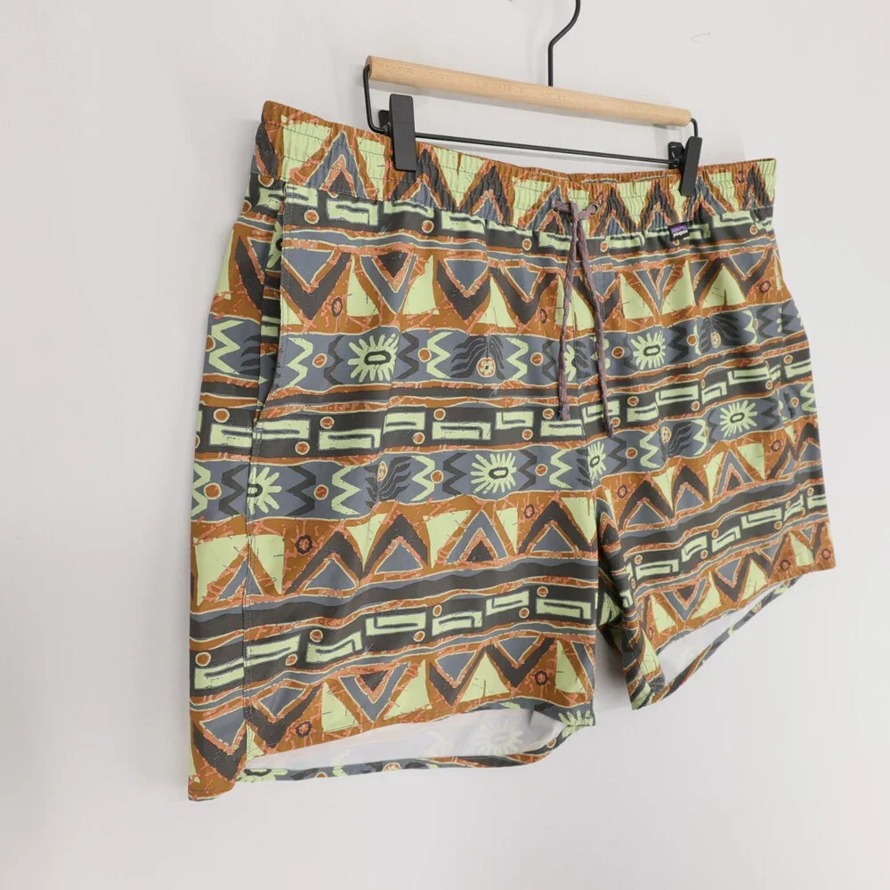 Patagonia Hydropeak Volley Shorts Mens XXL Multi Geometric Print Boardshorts