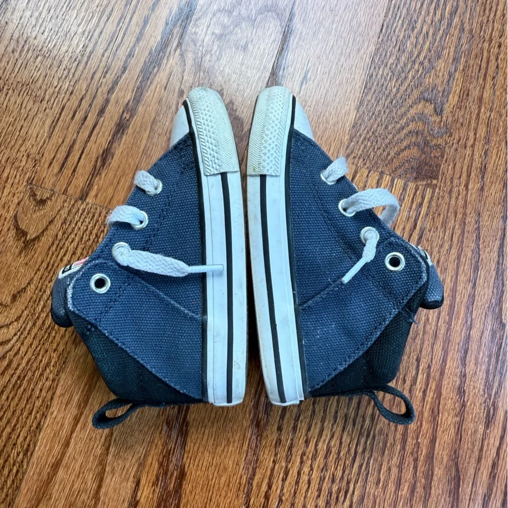Converse sneakers play slip