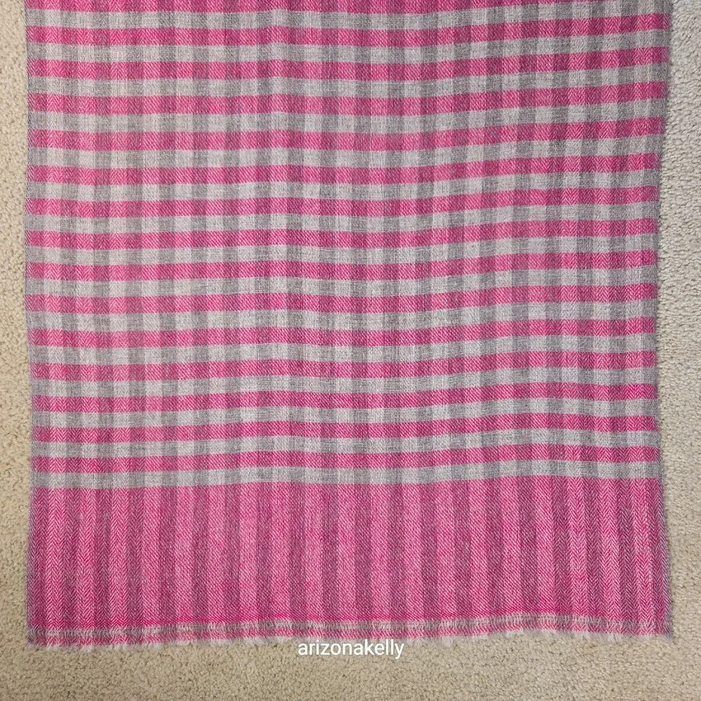 N/A wear scarves lighter