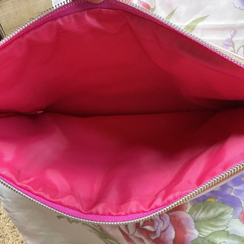 Too Faced large too