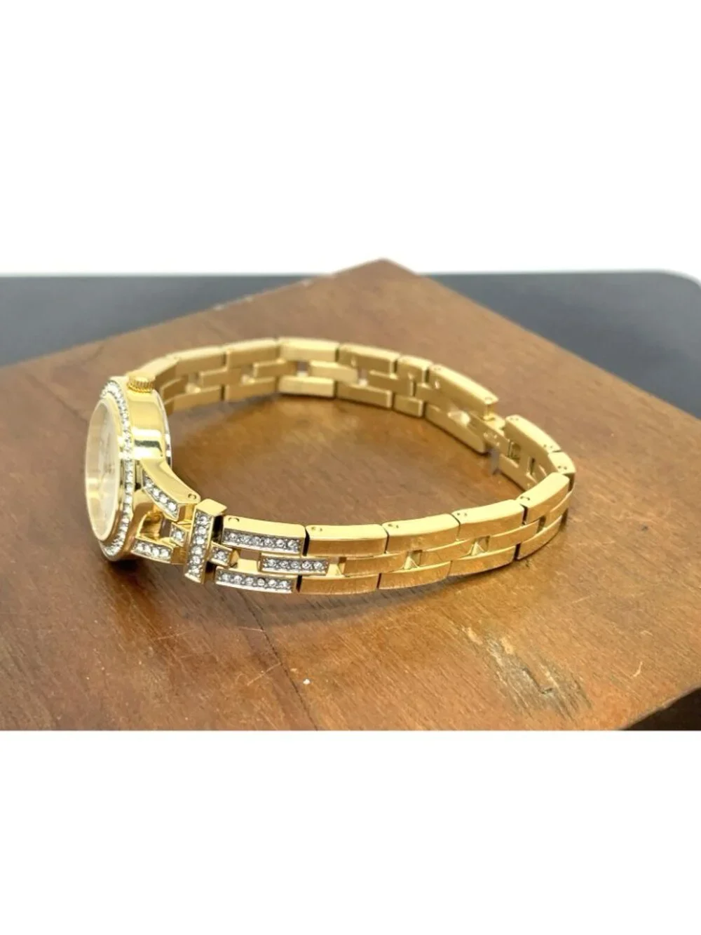Bulova Women's Watch 98L325 Mother of Pearl Dial Gemmed Gold Steel 25mm