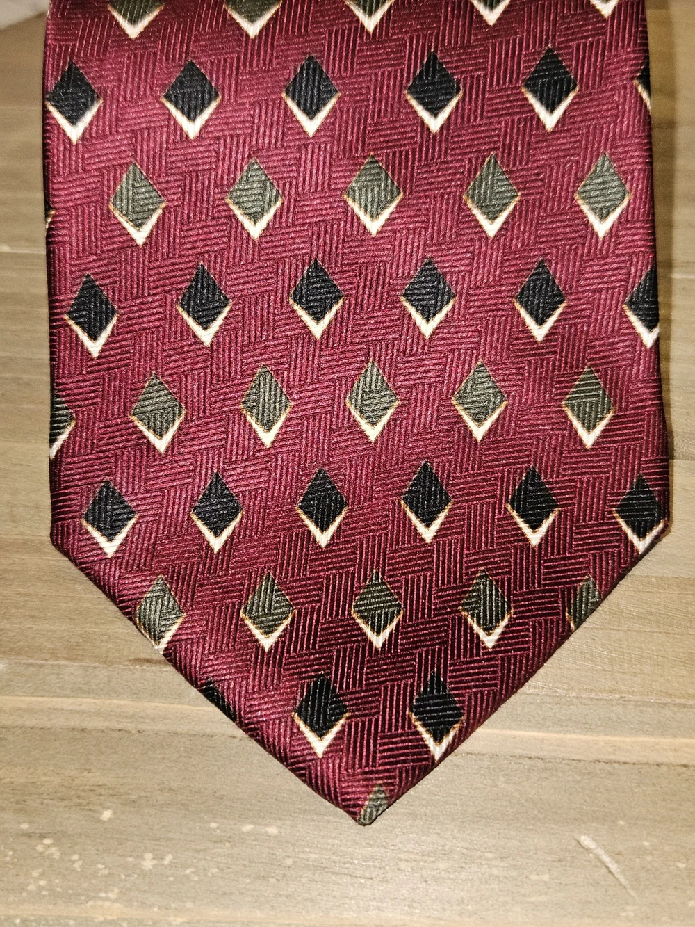 Geoffrey Beene Men's Burgundy Geometric Silk Tie