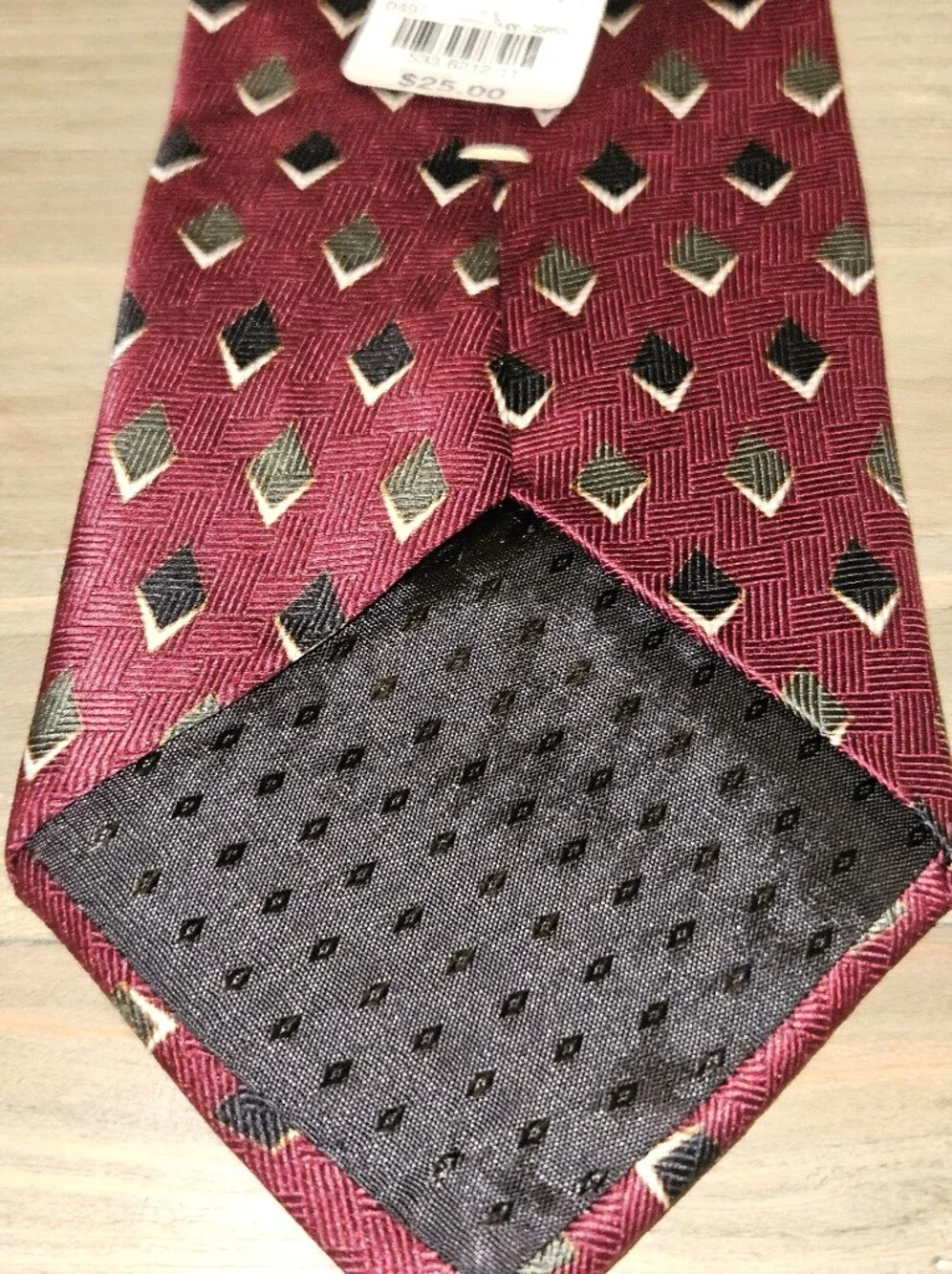 Geoffrey Beene Men's Burgundy Geometric Silk Tie