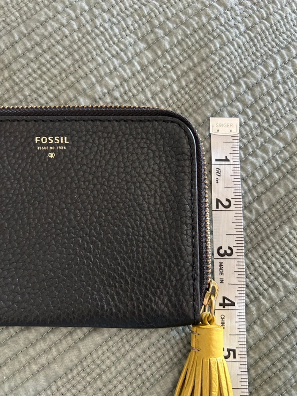 Fossil compact wristlet