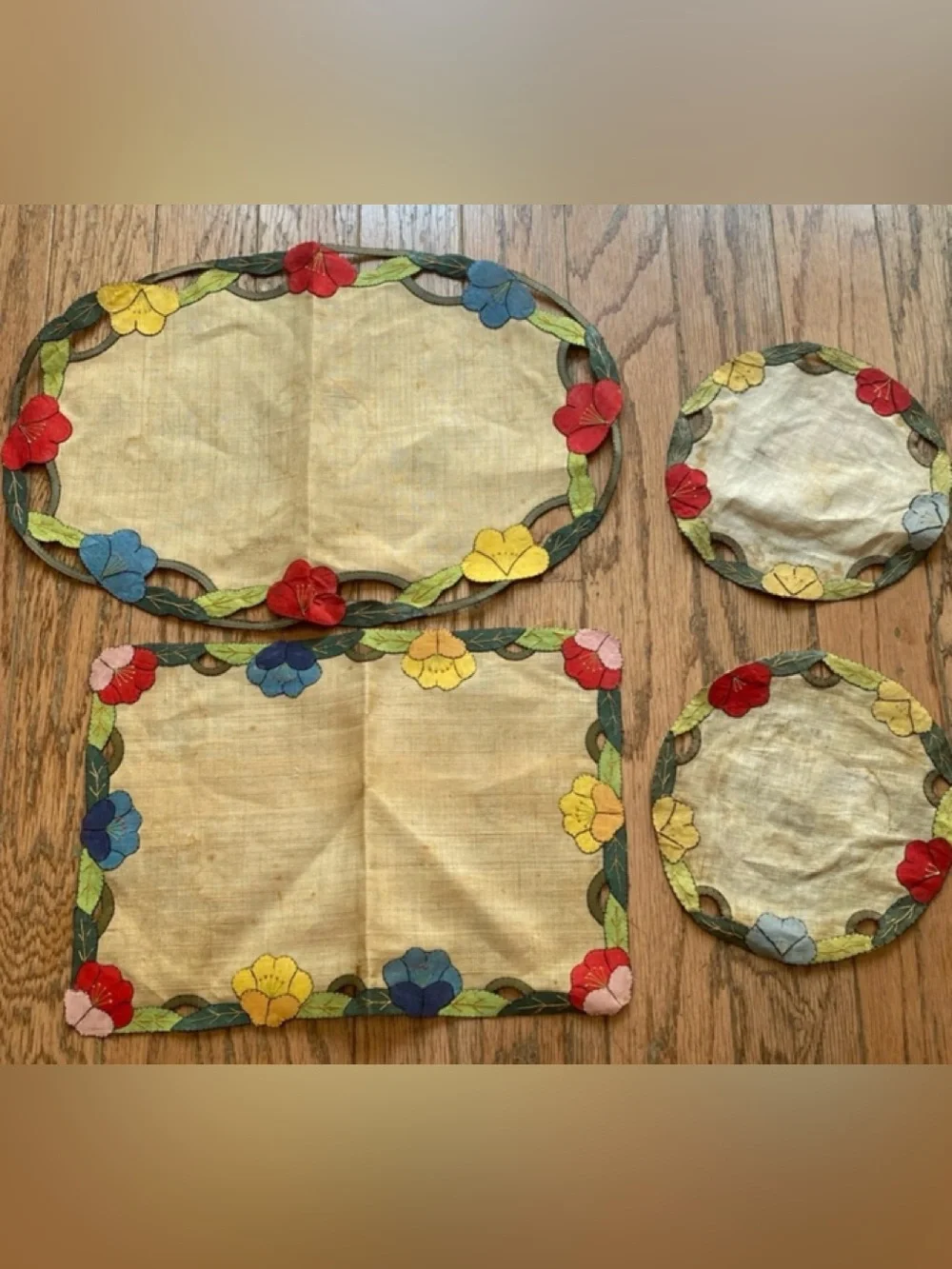 Vintage 1940’s Floral Appliqué Linen Doily Set  Hand Embroidered Cutwork 4 Pcs