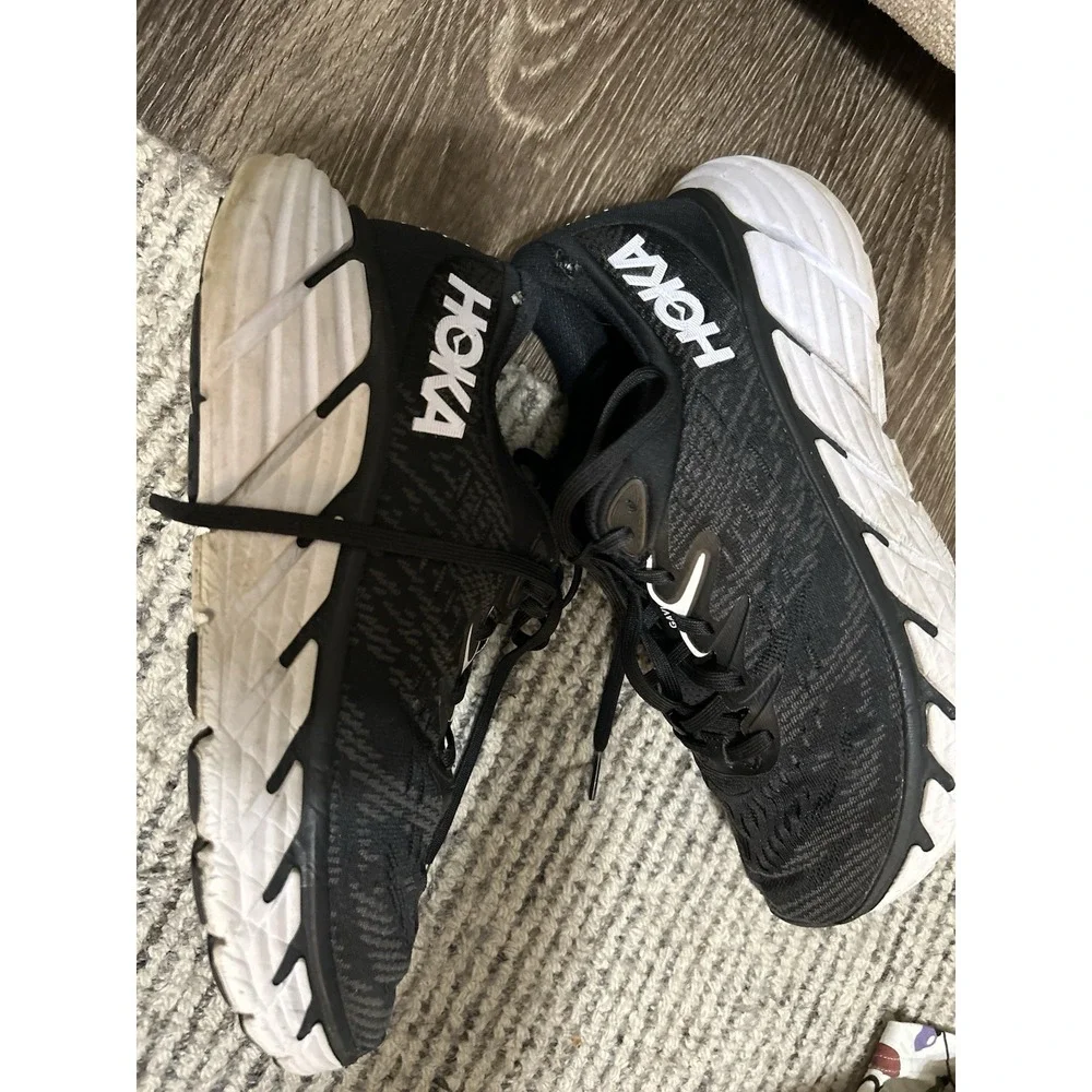 Hoka One One athletic both gaviota