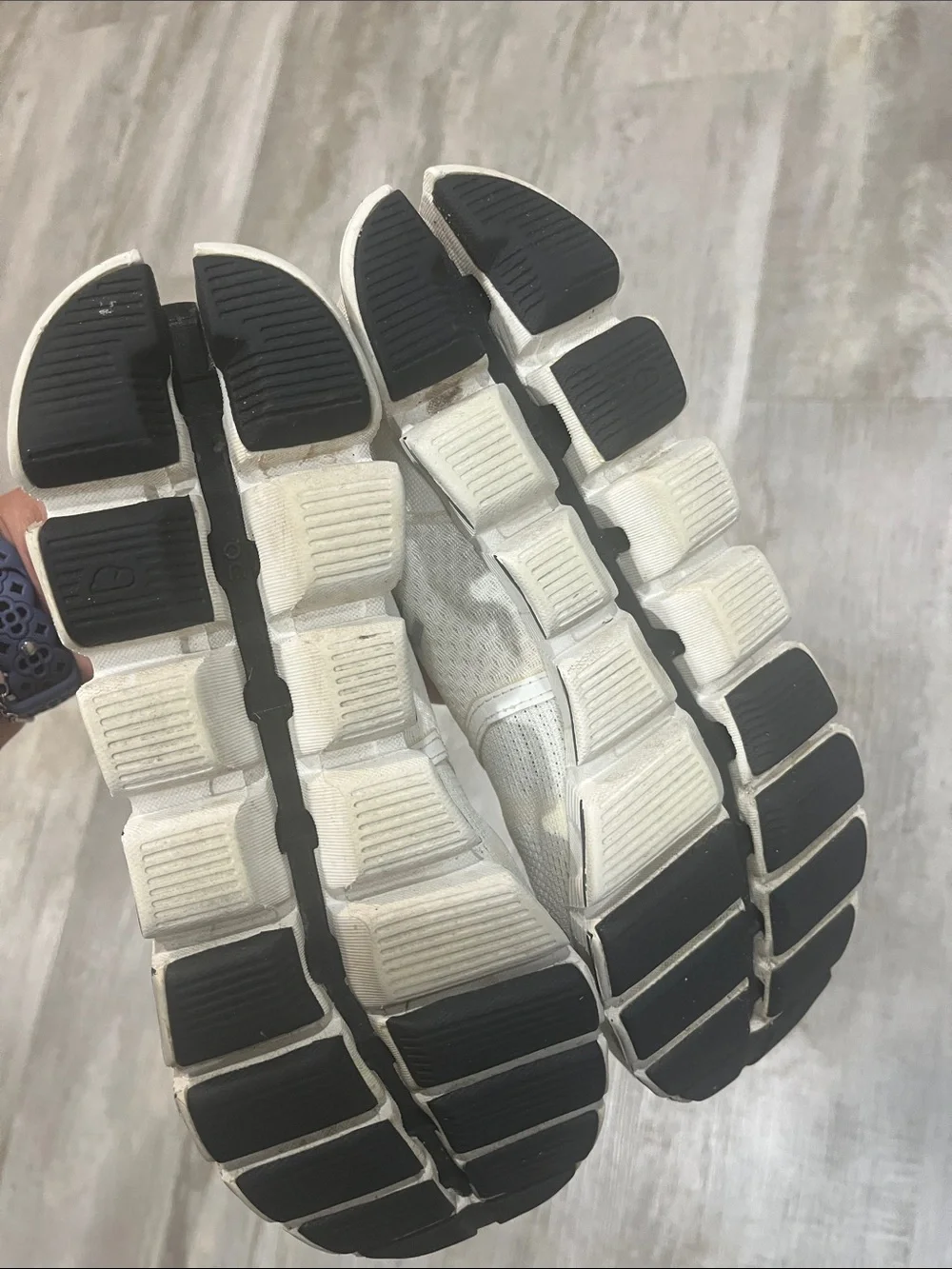 On Running lightweight breathable