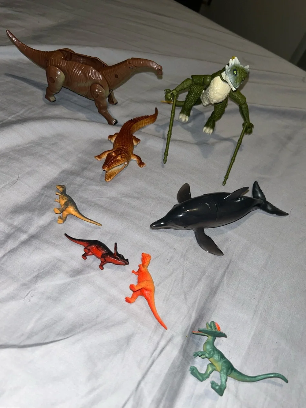 Bundle of 8 Assorted Reptile/ Mammal & Dinosaur Toy Set