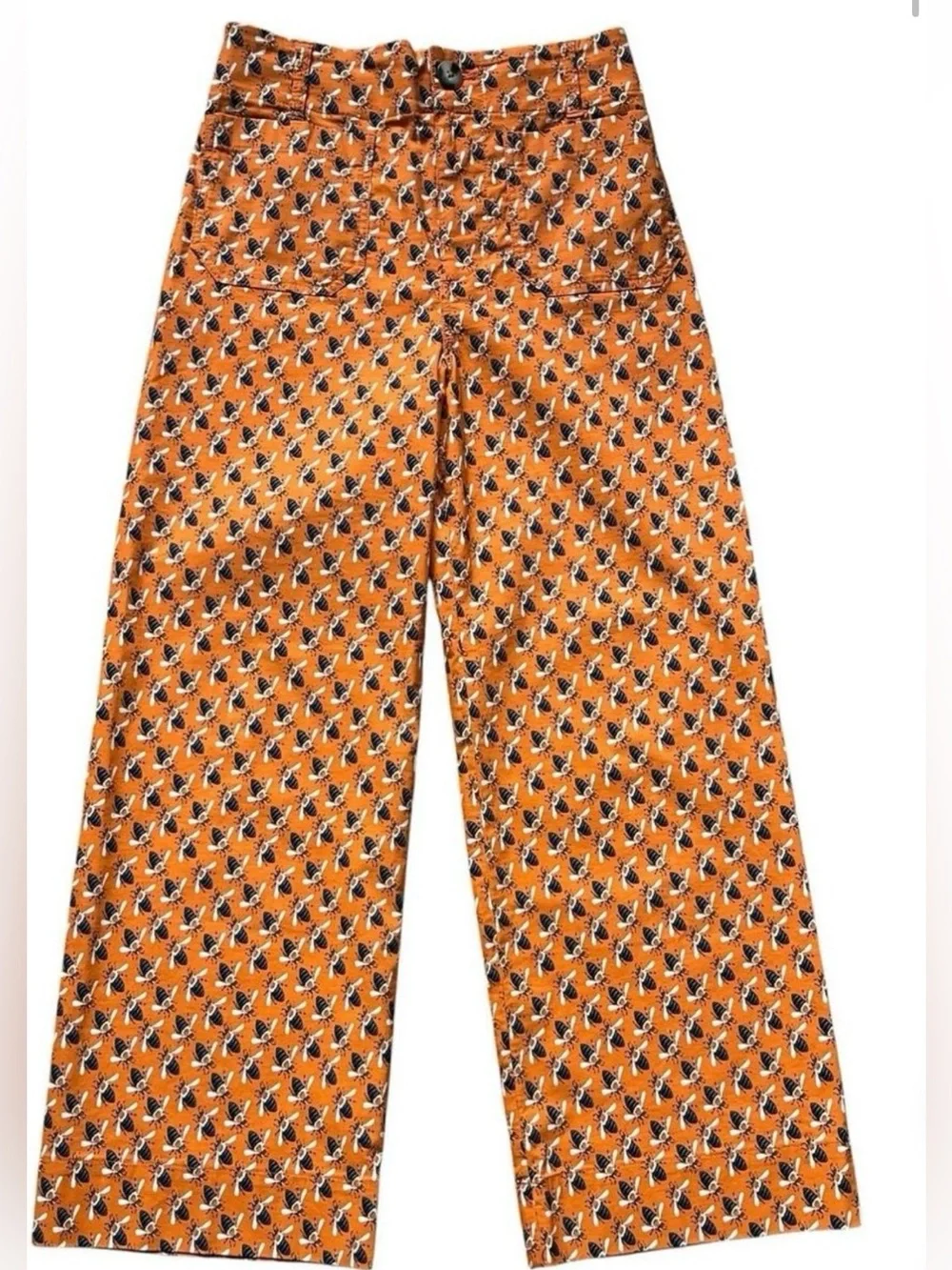 Sarah Gordon features orange