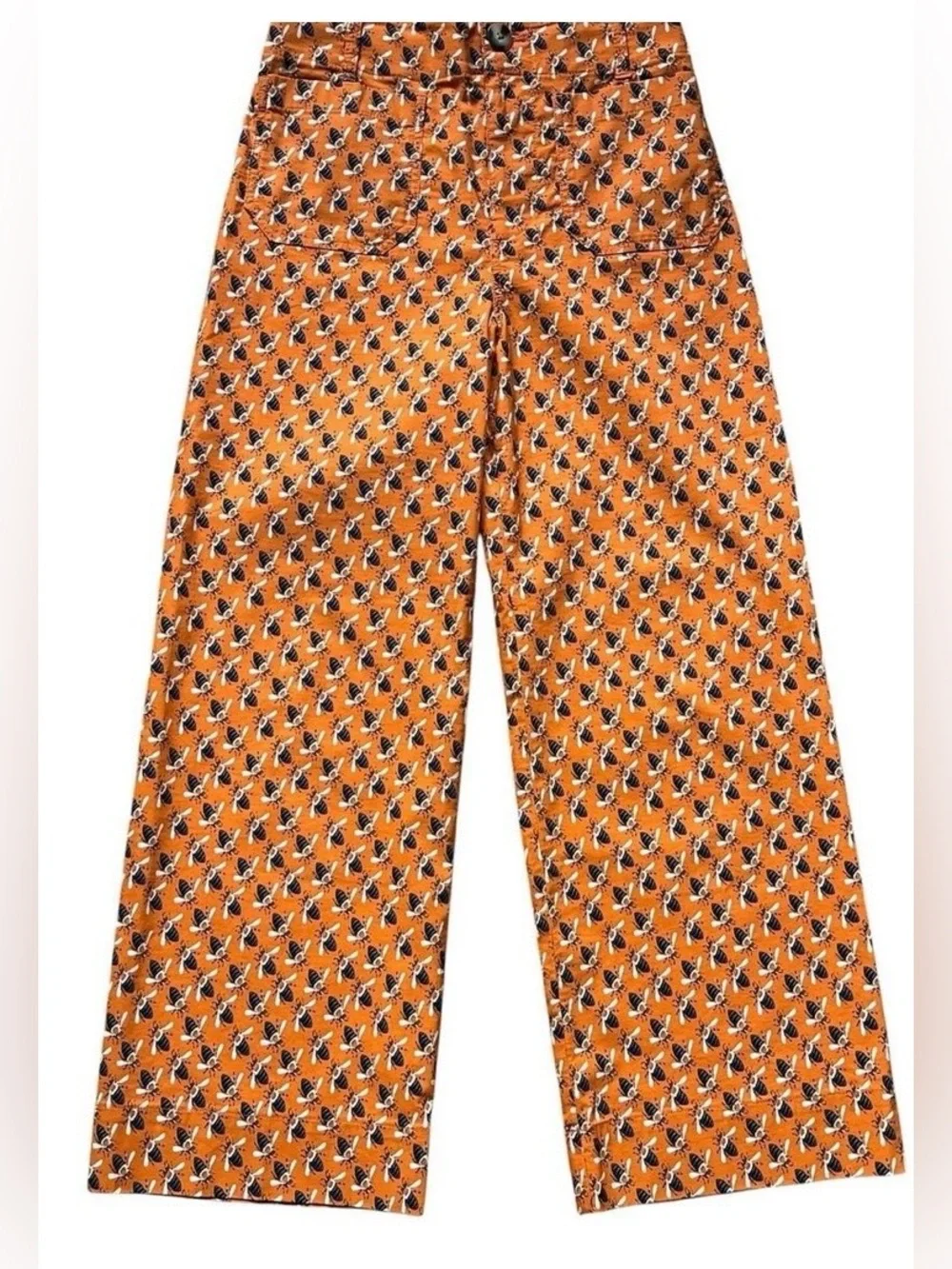 Sarah Gordon features orange