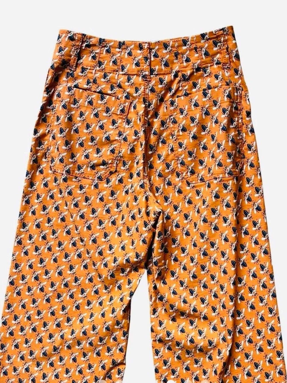 Sarah Gordon features orange