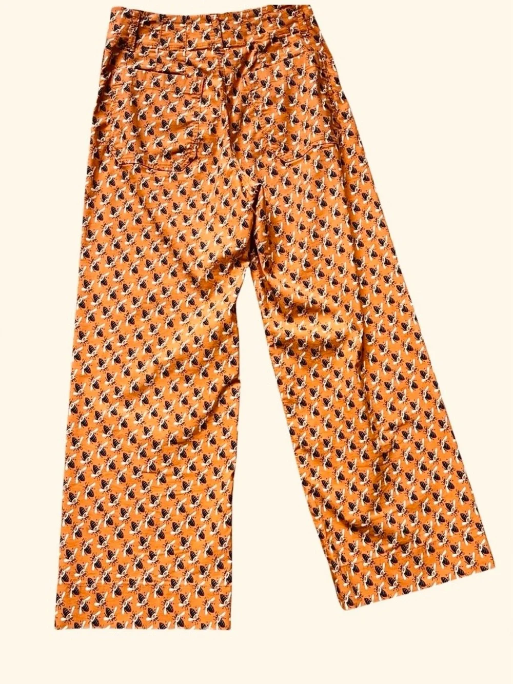 Sarah Gordon features orange