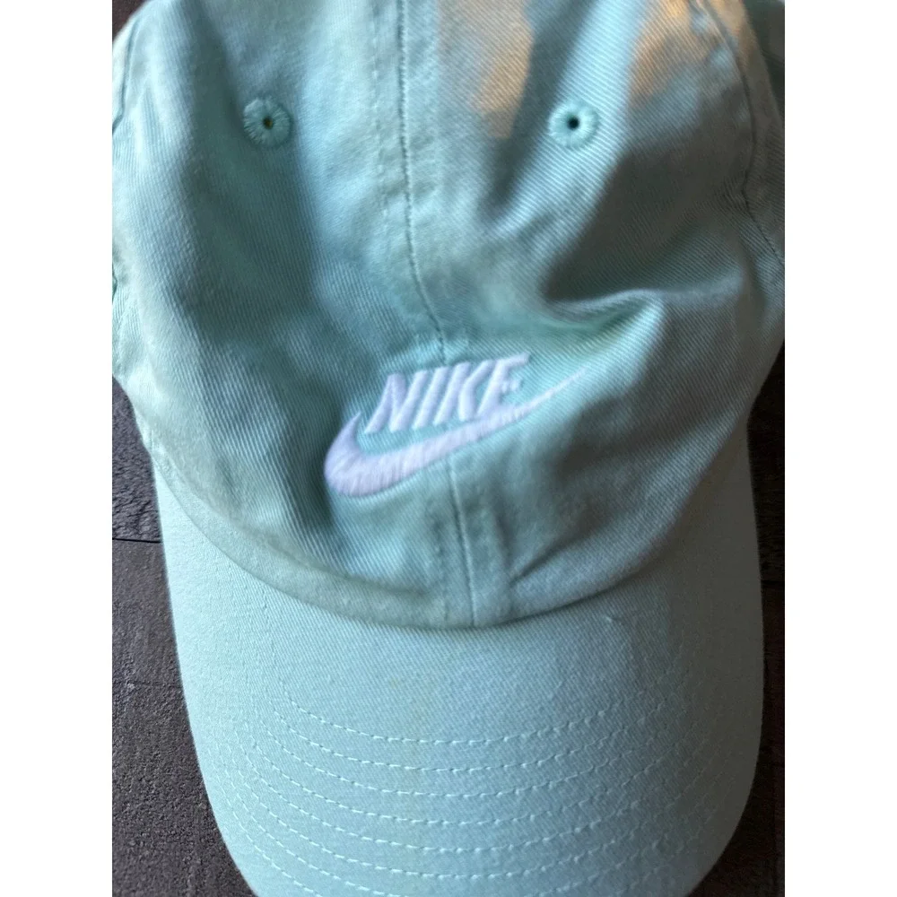 Nike sportswear heritage86