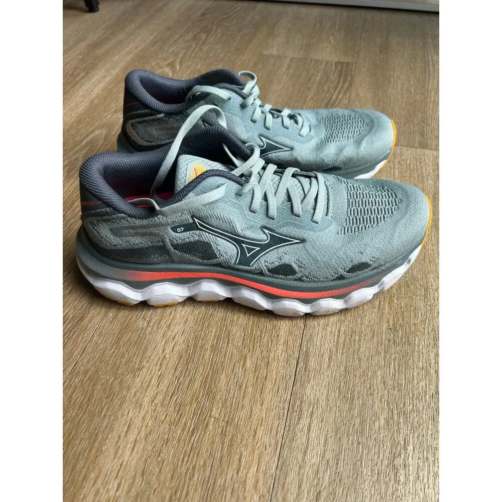 Mizuno engineered runners