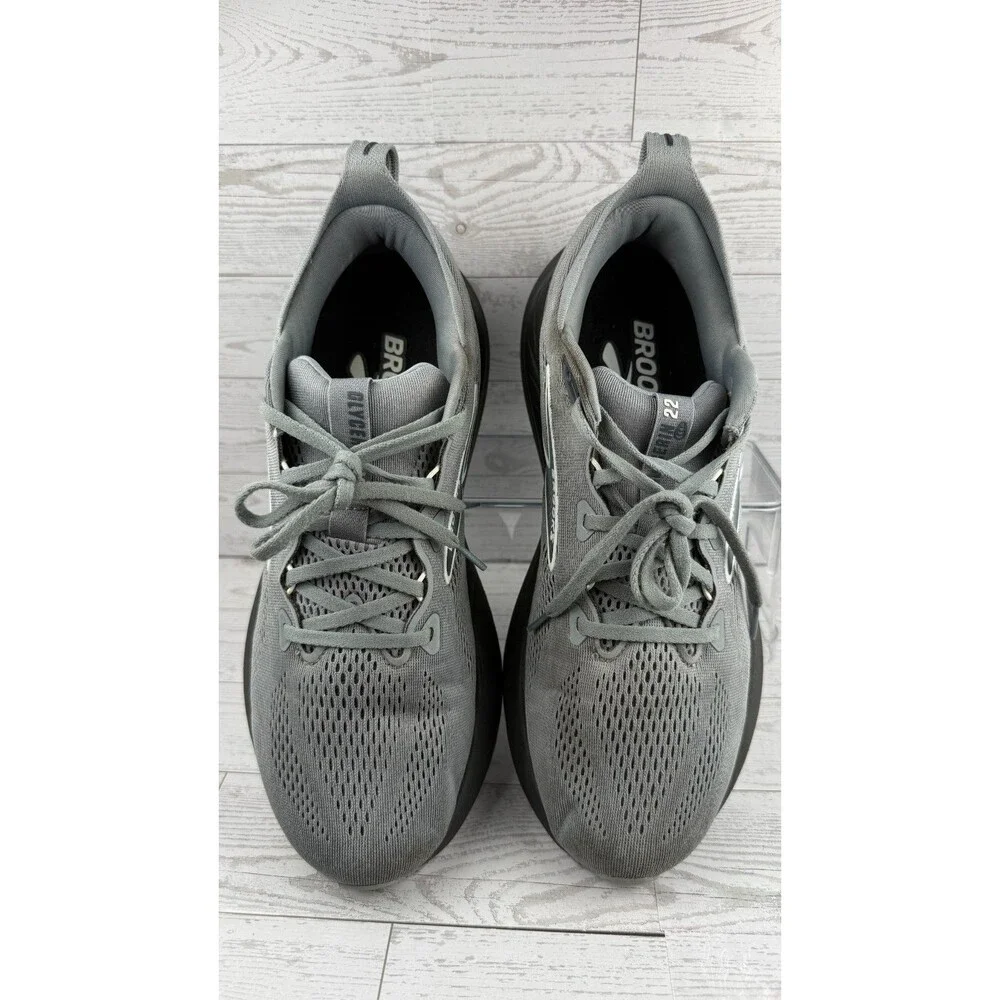 Brooks wear tread