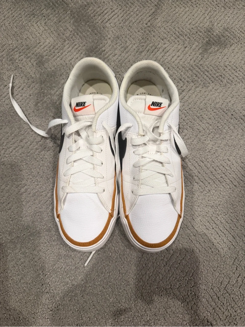 Nike classic low