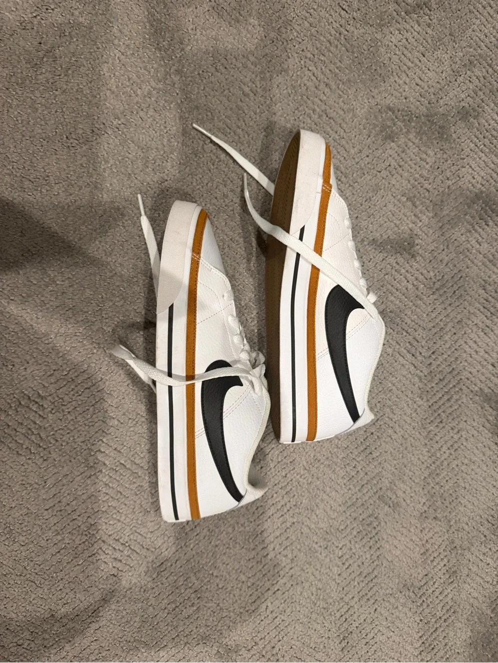 Nike classic low
