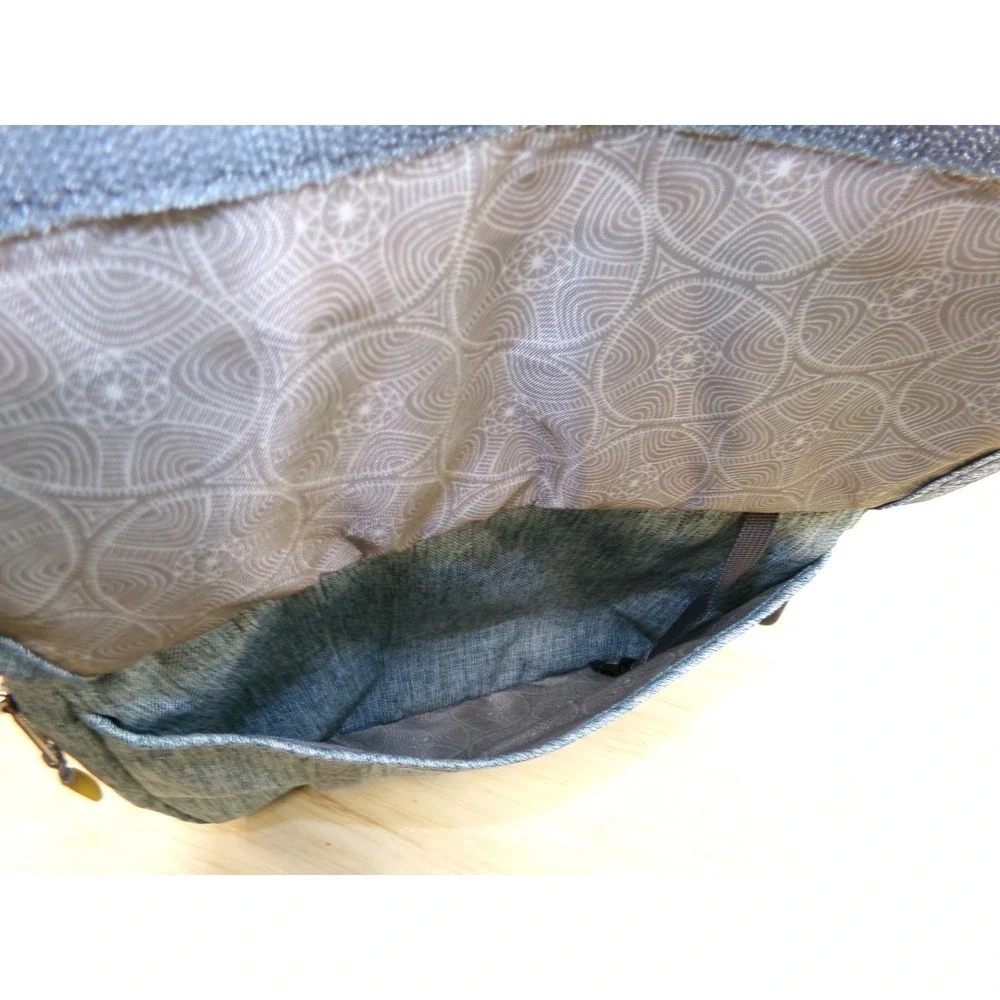 LL Bean Crossbody Purse Green Multiple Compartments Expandable Nylon Feel