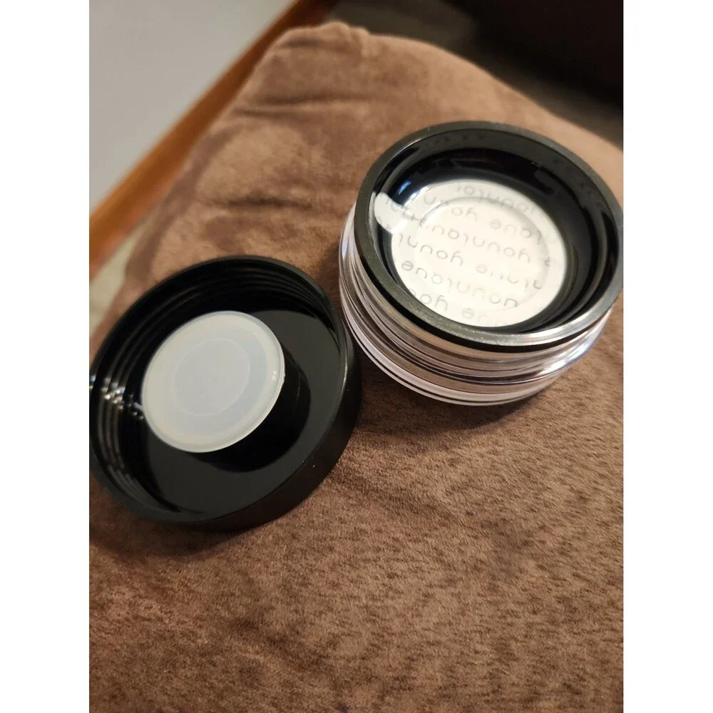 Younique Touch Behold Translucent Setting Powder 0.37 oz Makeup NEW in BOX