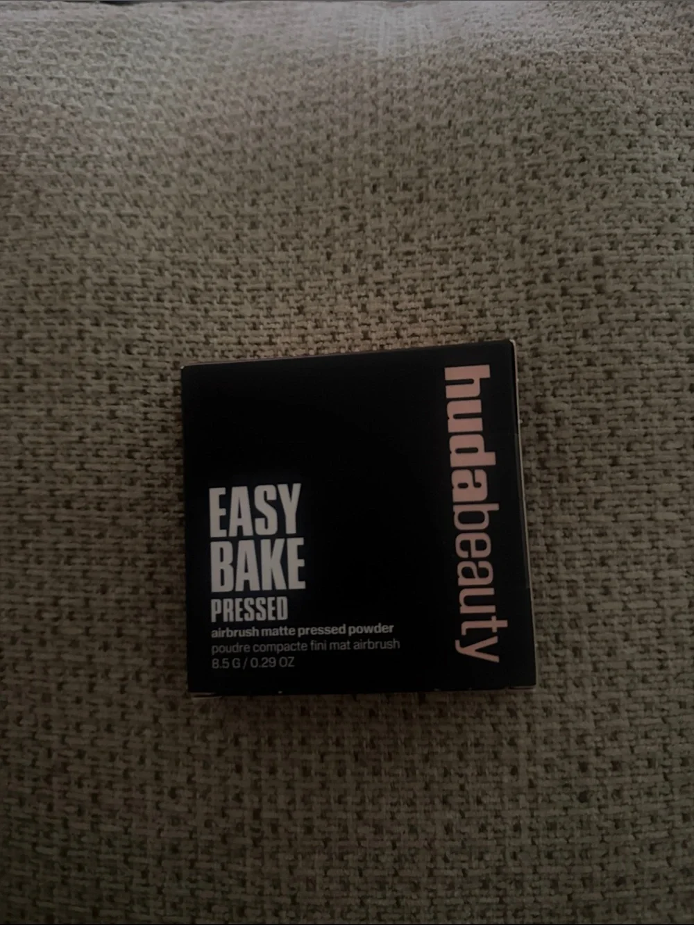 Huda Beauty Easy Bake Pressed Airbrush Matte Powder - Black Packaging