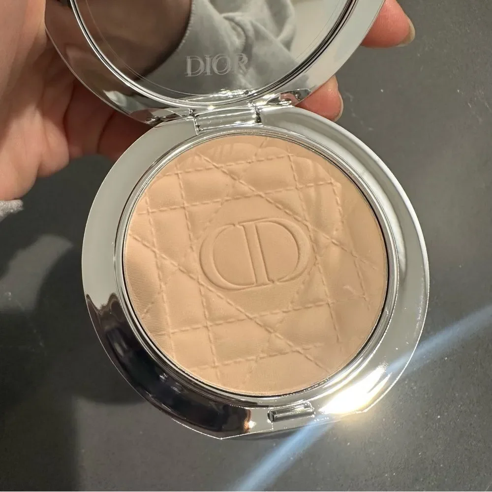 New in box Dior Beauty Forever Nude Matte Filter. #01 Fair NIB Blurring Setting
