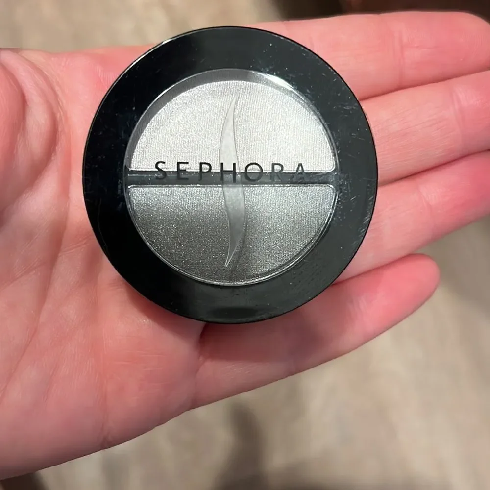 Eyeshadow silver and gray colors