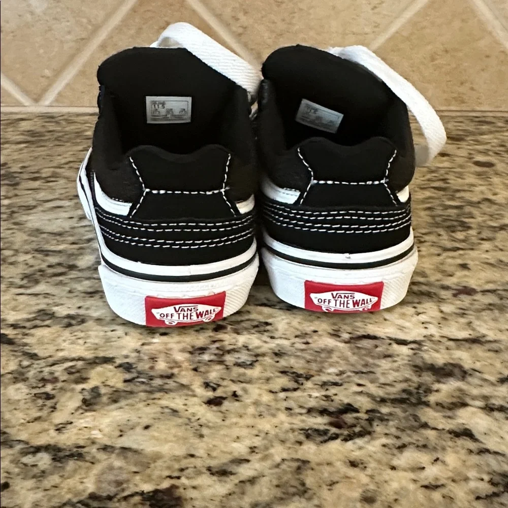 Vans New Skool Black and White Sneakers size 11.5