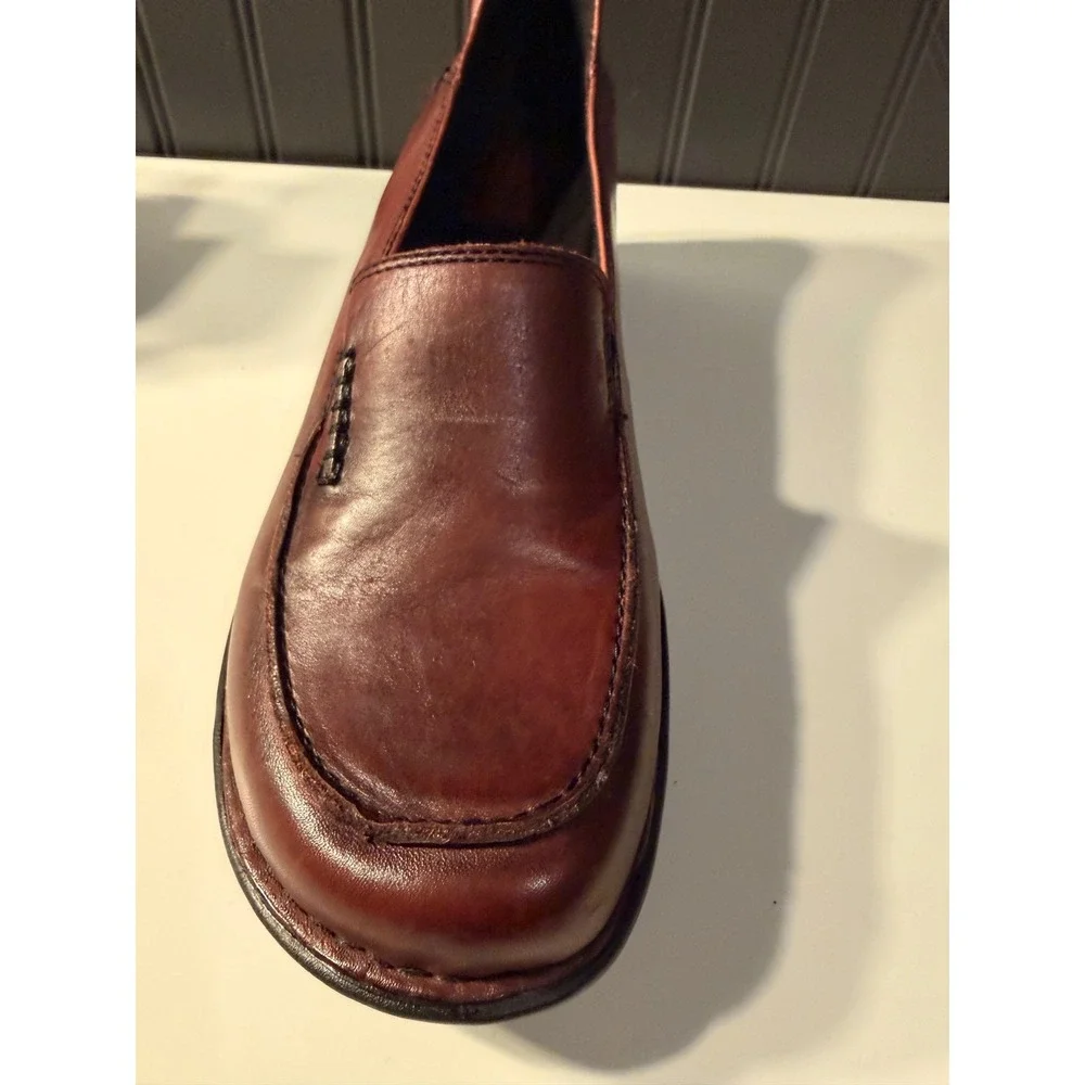 Clarks women burgundy