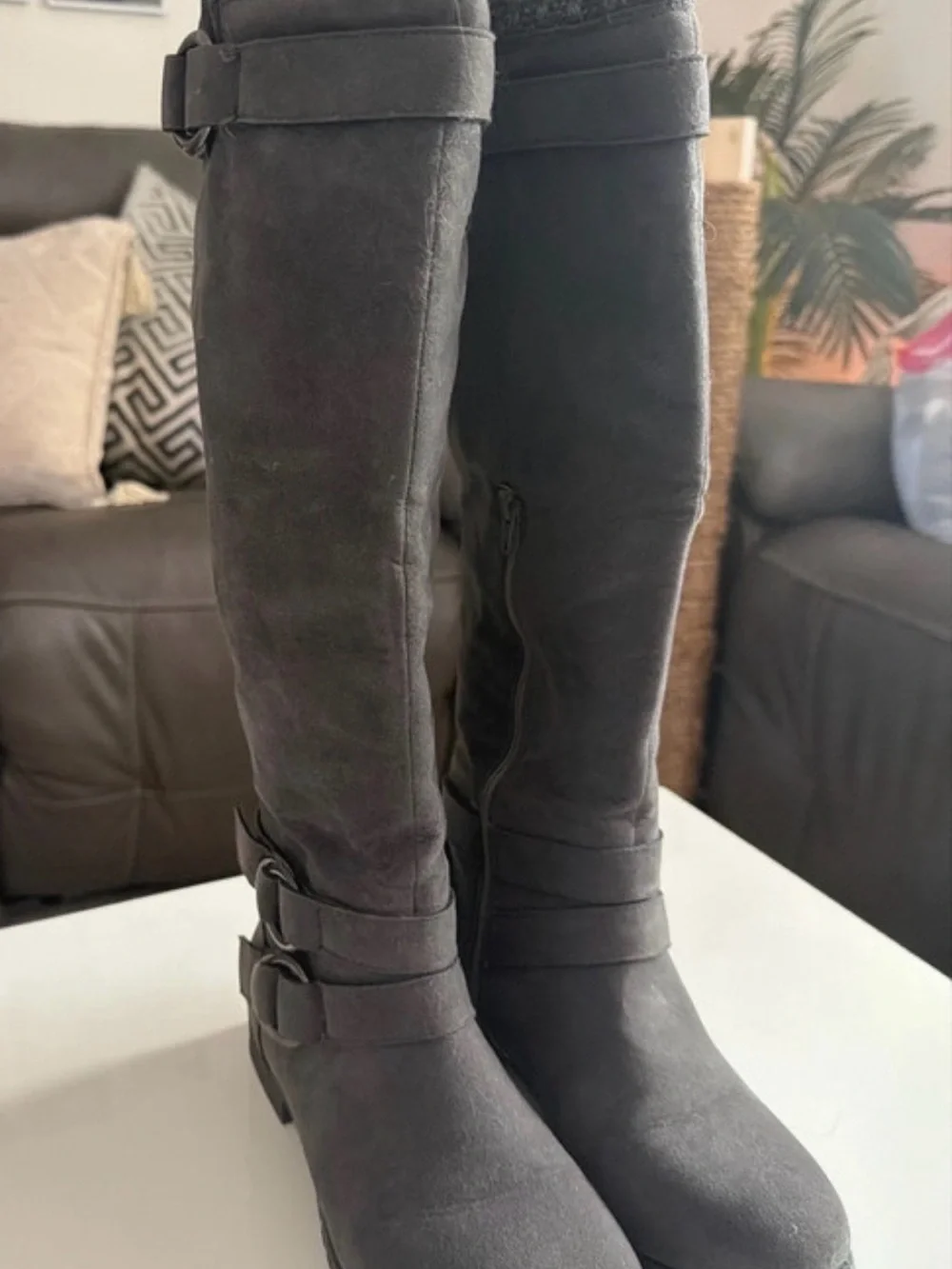 Shoe Dazzle sleek over