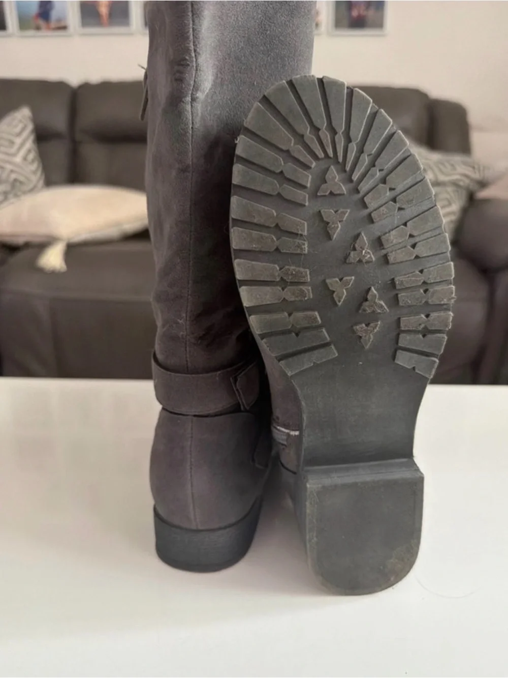 Shoe Dazzle sleek over