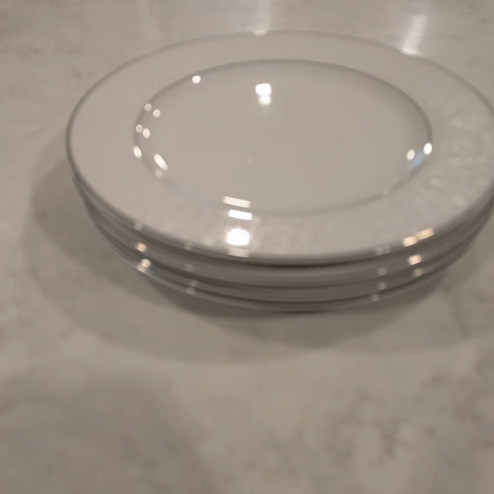 2 Crescent Chiny Japan & 2 Crown Victoria Fine China Japan Dinner Plate